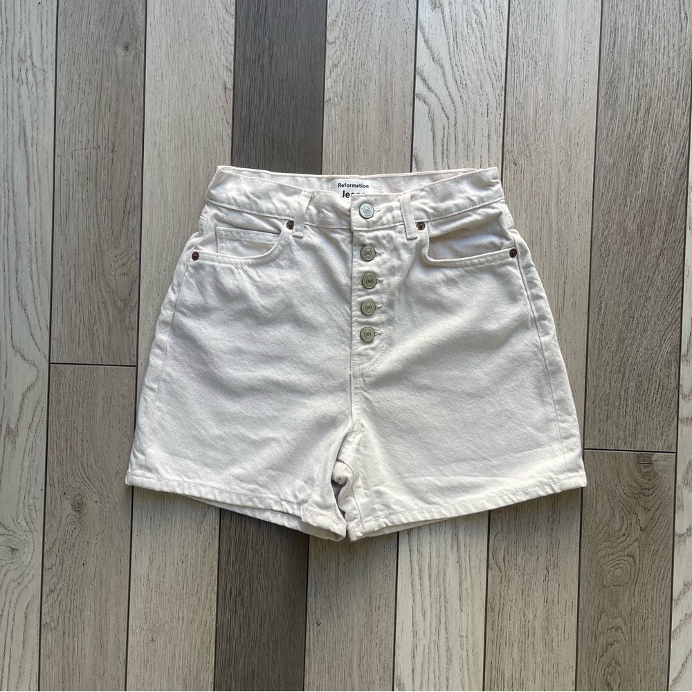 Reformation Women’s Amy Buttom Fly High Rise Jean Shorts bone color size 25